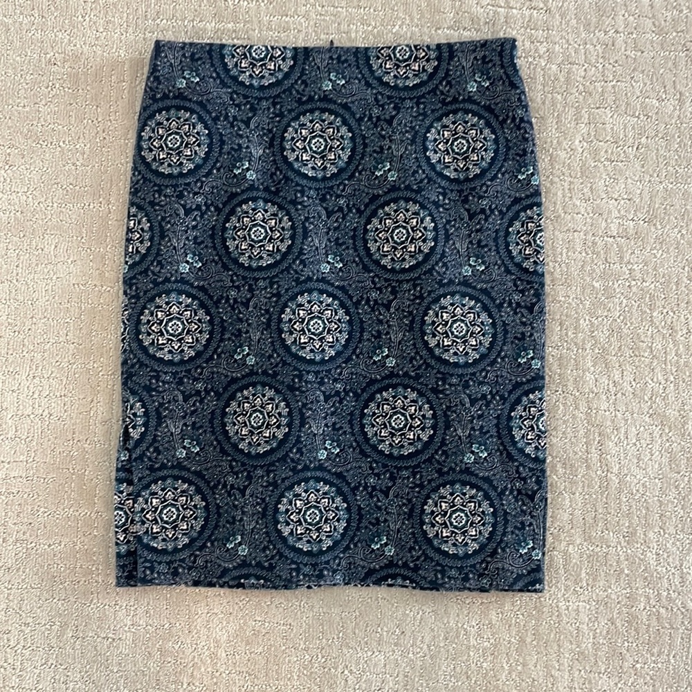 Loft Skirt with Zipper Sz 6